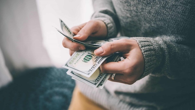Tuổi Sửu dễ tiêu tốn tiền của