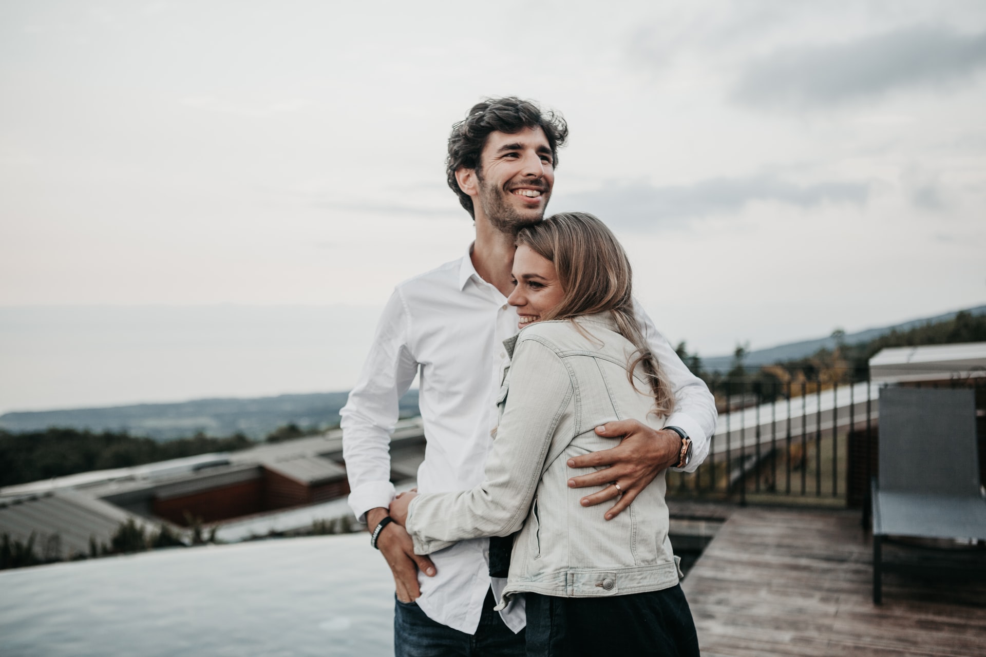 Giải Mã Giấc Mơ Thấy Đôi Vợ Chồng Hạnh Phúc? Đánh Con Gì Khi Mơ Thấy Đôi Vợ Chồng Hạnh Phúc?