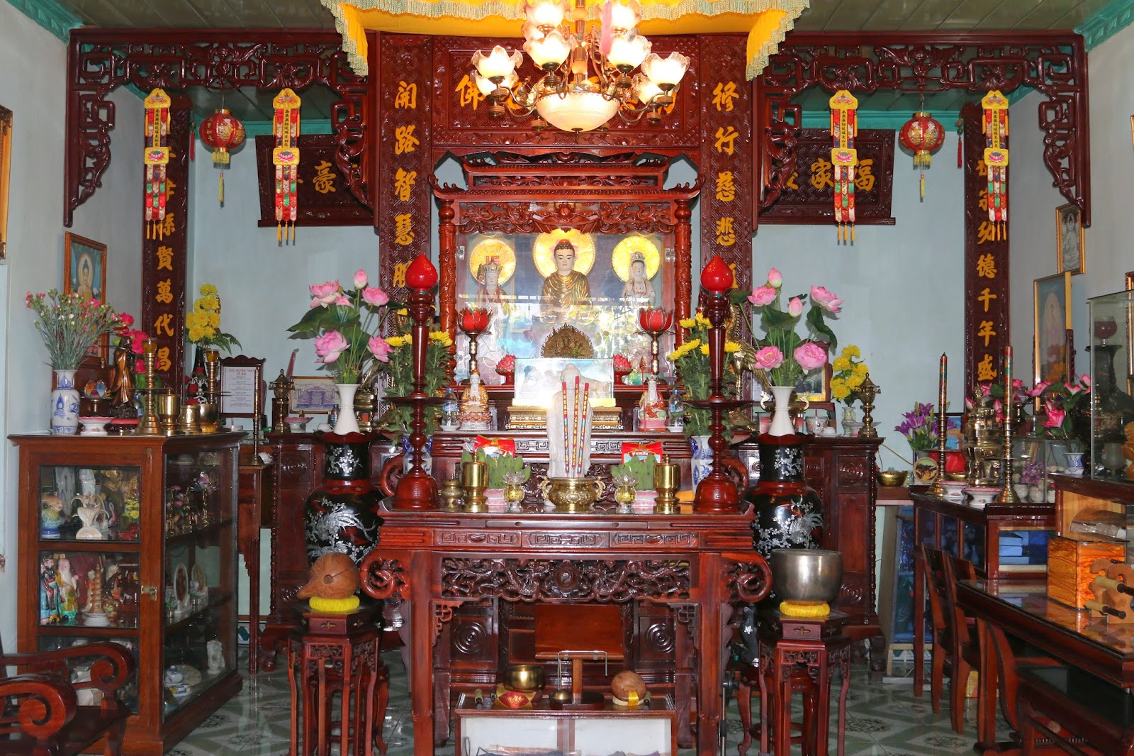 Mơ Thấy Bàn Thờ Là Điềm Tốt Hay Điềm Xấu? Đánh Số Gì Khi Mơ Thấy Bàn Thờ?