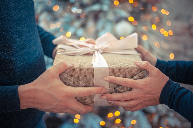 Giải Mã Giấc Mơ Thấy Được Tặng Quà? Đánh Con Gì Khi Mơ Thấy Được Tặng Quà?