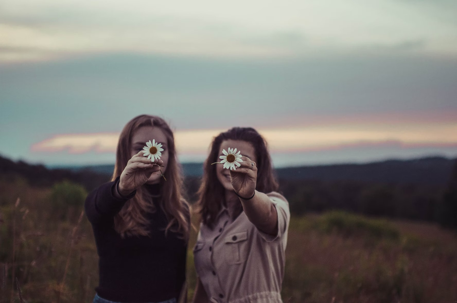 Mơ thấy Chị Họ Là Điềm Tốt Hay Điềm Xấu? Đánh Số Gì Khi Mơ Thấy Chị Họ?