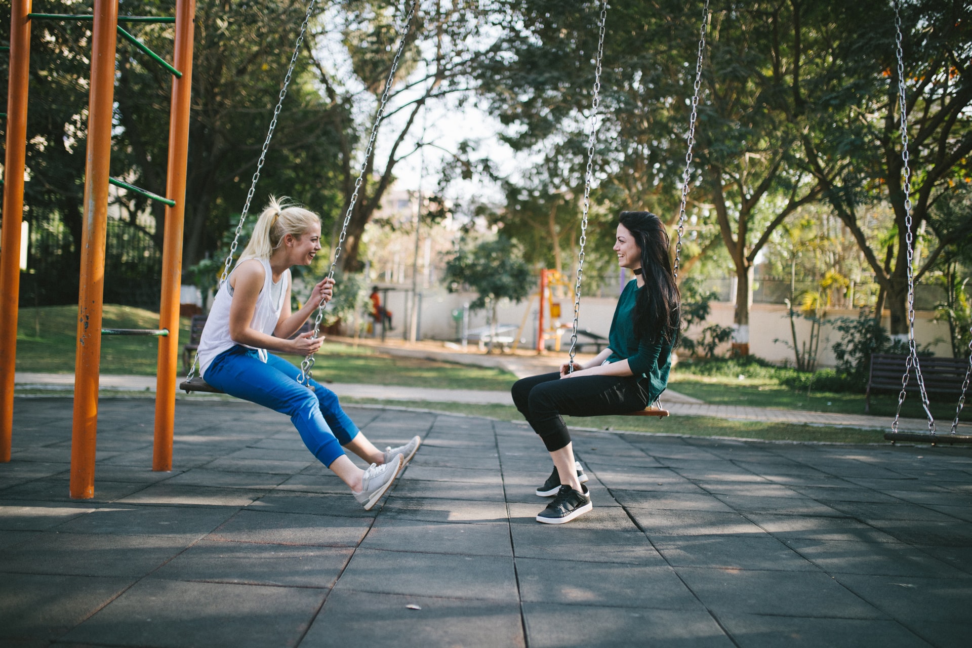 Mơ Thấy Người Quen Là Điềm Tốt Hay Điềm Xấu? Đánh Số Gì Khi Mơ Thấy Người Quen?
