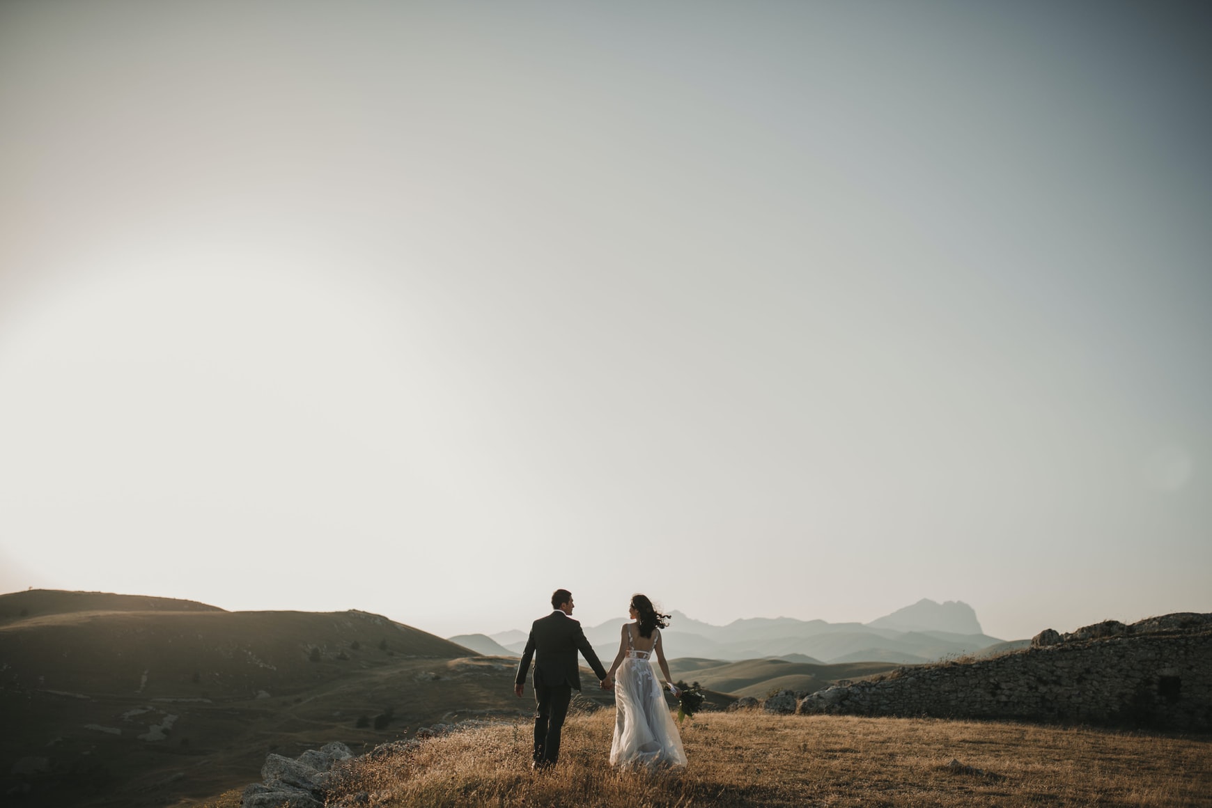 Mơ Thấy Chồng Ngoại Tình Là Điềm Tốt Hay Điềm Xấu? Đánh Số Gì Khi Mơ Thấy Chồng Ngoại Tình?